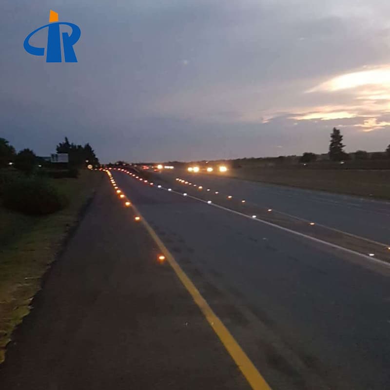 RUICHEN LED Road Studs Are Installed In South Africa