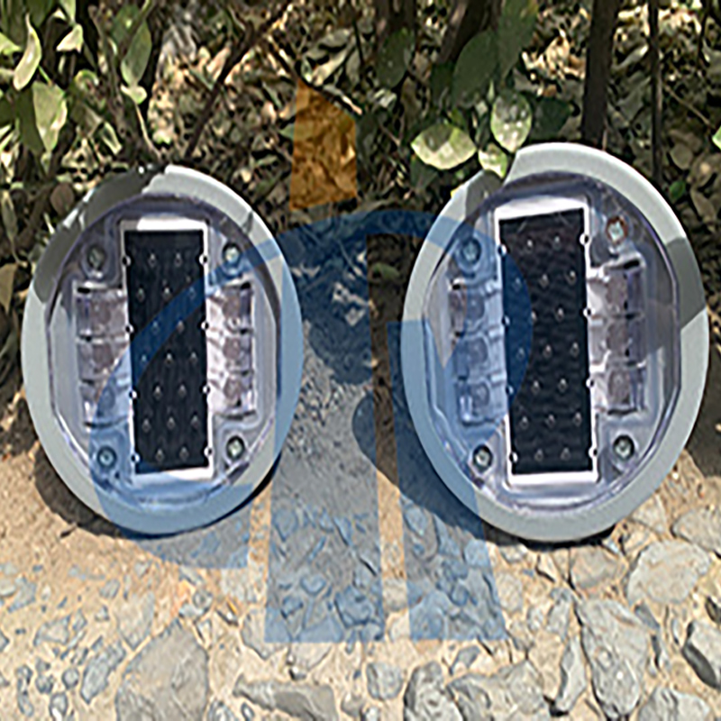 The heat removal method of solar street lights